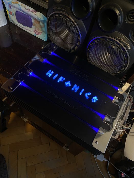 HIFONICS (USA) - Качествен и Мощен! - 4 канален усилвател за кола авто