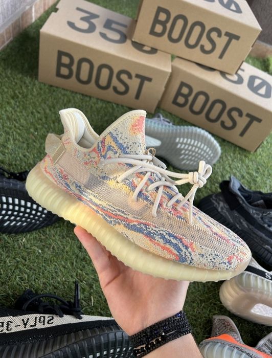 Yezy  BOOST  350