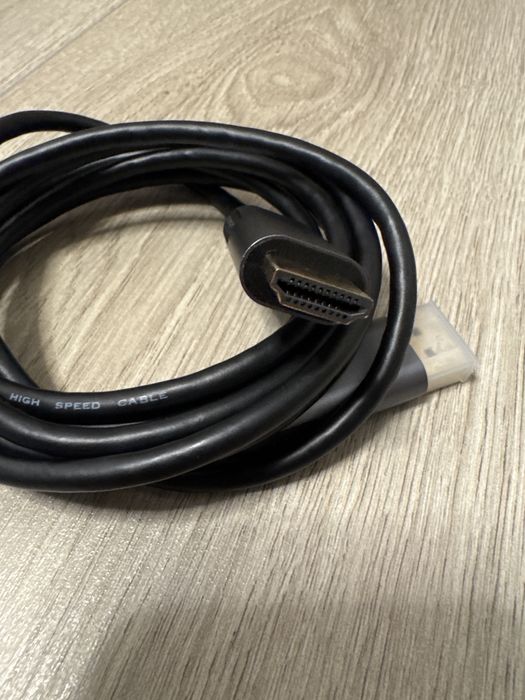 Cablu HDMI - DisplayPort