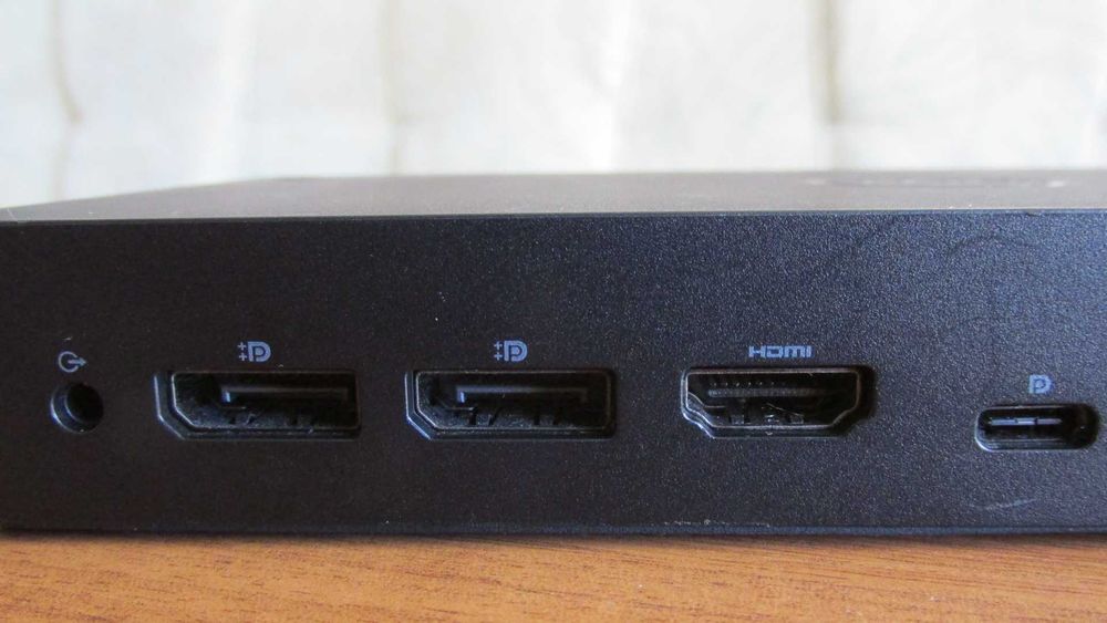 Док станция Dell с USB Type-C със захранване