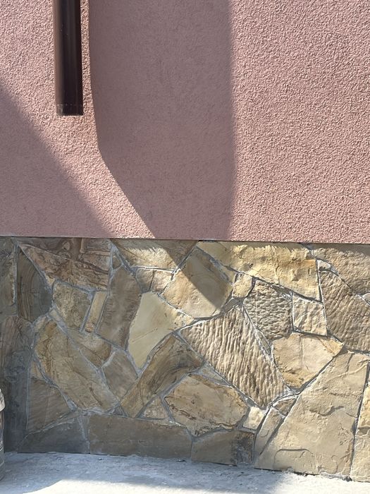 Майстор Каменар реда всякакъв вид камък