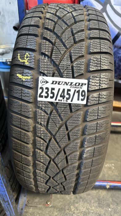 235/45/19 DUNLOP M+S