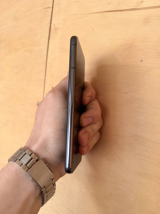 Samsung S21 5G (8/256 GB) ideal holatda srochna sotiladi