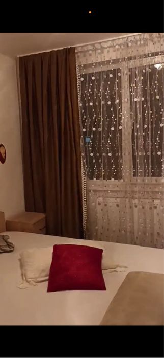 Vand  apartament cu 3 camere detalii in privat