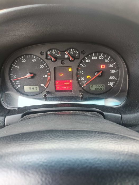 Vând Golf 4 1.4 benzina