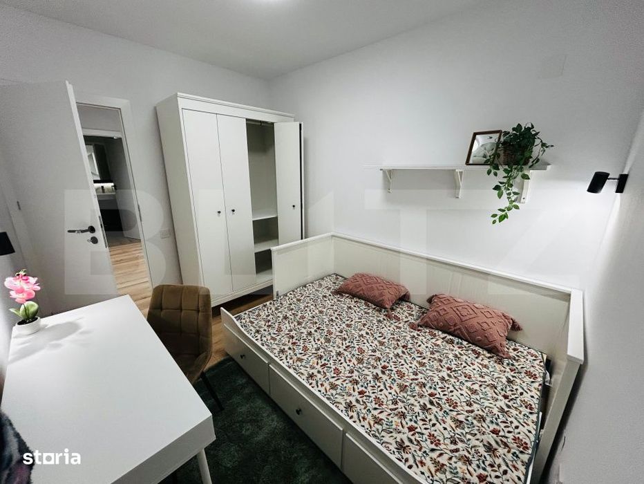 Apartament 3 camere, LUX, intermediar, garaj, CF iesit, zona centrala
