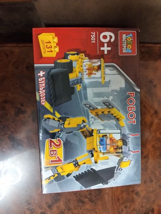 Продам конструктор Лего.