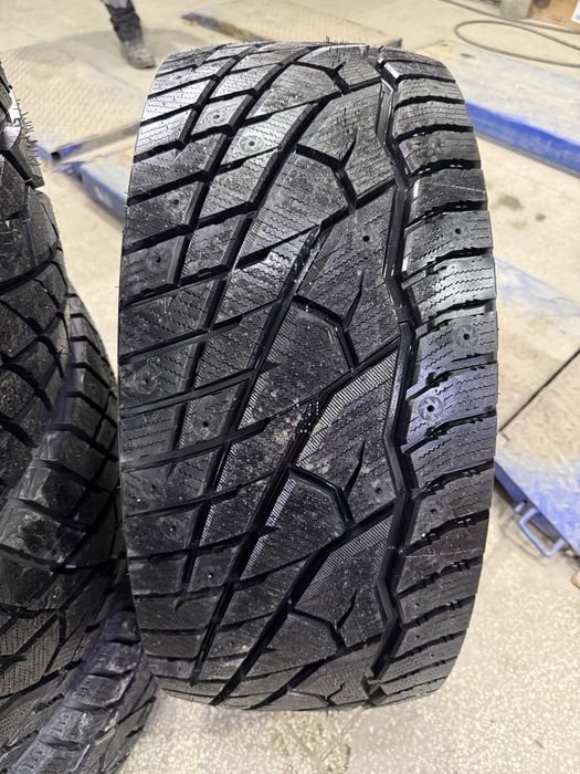 Продам шины 33 12.5 R18