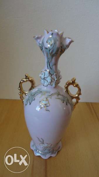 Ваза, свещник и пепелник от розов порцелан