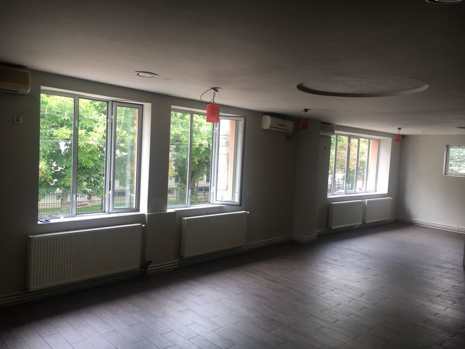Spatiu comercial 100 m2