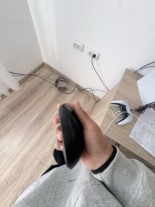 Продавам playstation 5  мишка  и монитор