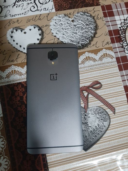 Продам телефон One plus 3T