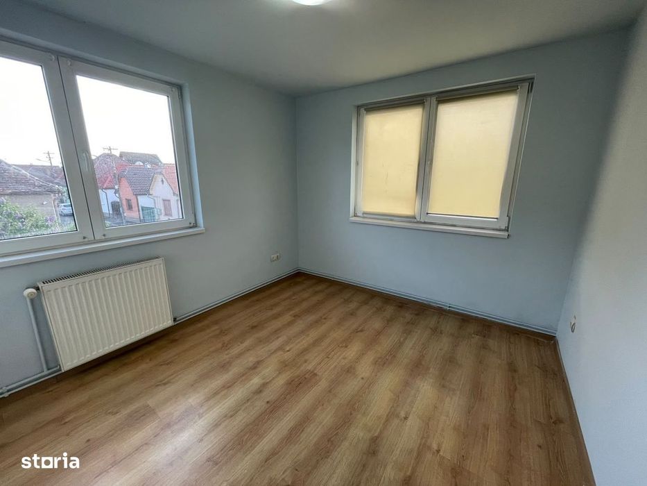 Casa individuala - 4 camere, 2 bai - Terezian