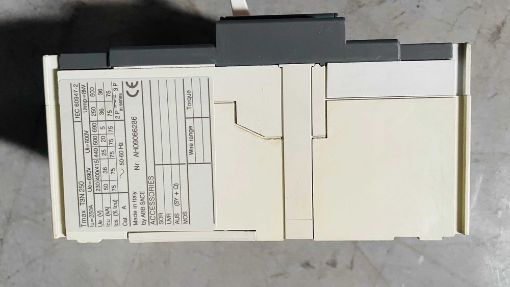 Intrerupator automat (disjunctor - usol) XT3N 250 TMD 250A-2500 3P FF