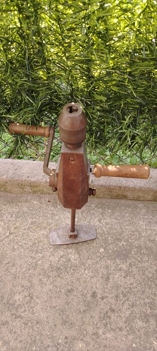 Ръчна дрелка с бързи и бавни скорости