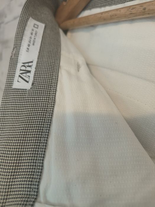 Pantaloni damă Zara
