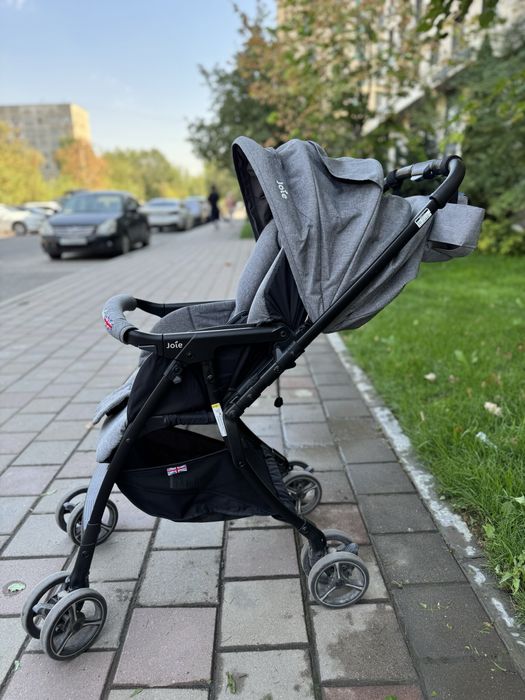 Прогулочная коляска Joie 5,3 кг в связи с переездом