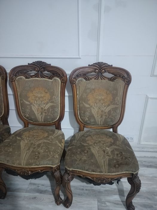 Стол для гостиной