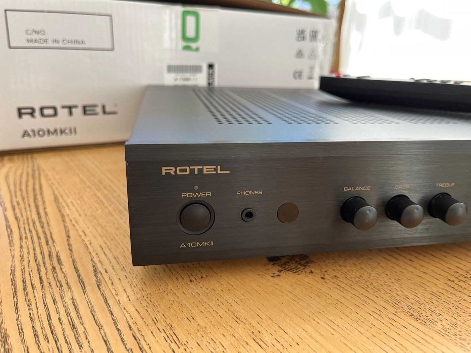 Интегриран усилвател ROTEL A10 MKII