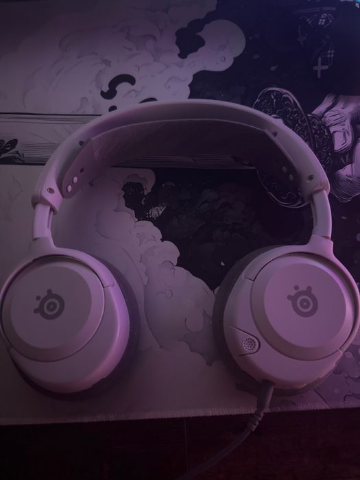 Продавам слушалки Steelseries Arctic Nova 1