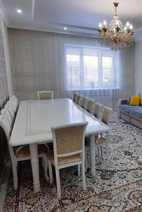 Стол.Продаем только стол.В отличном состоянии. Ширина-1.20 длина-3.50.