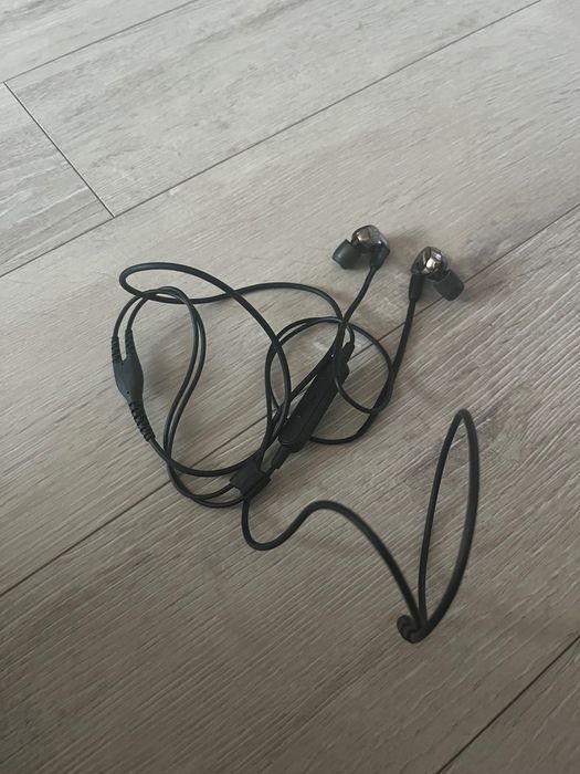 Shure se535 headphones earphones bluetooth