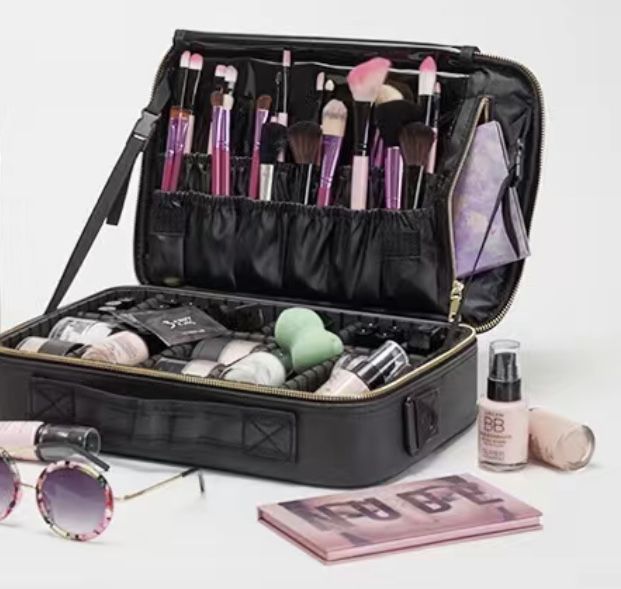 Кейс для косметики. Чемодан для косметики