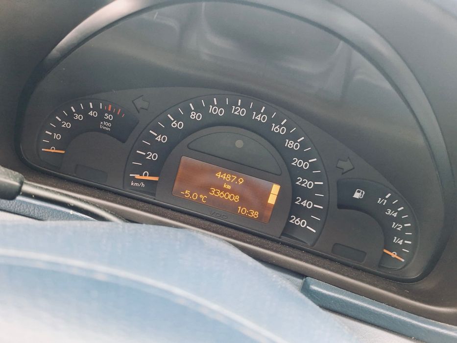 Mercedes-Benz C220 automat