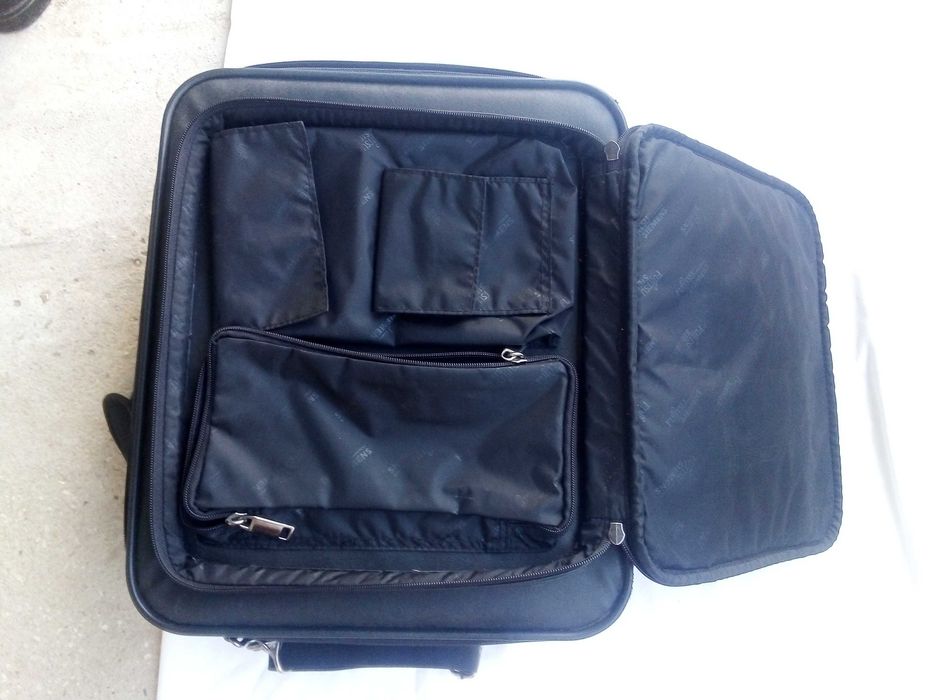 Кожена чанта за компютър