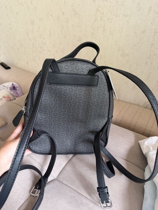 Рюкзак от Guess оригинал