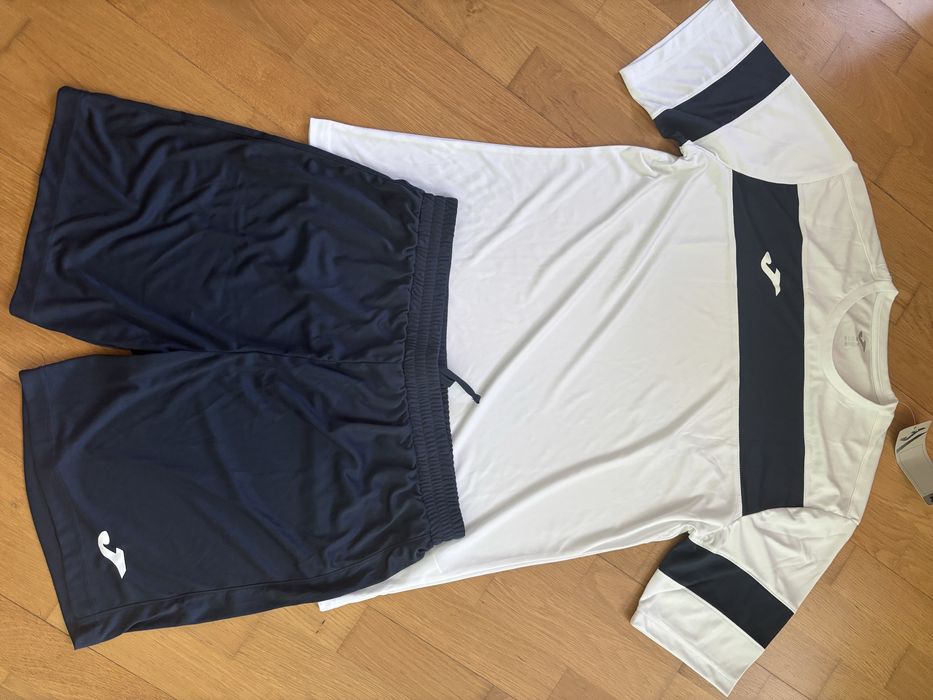 Продам Футбольную  форму