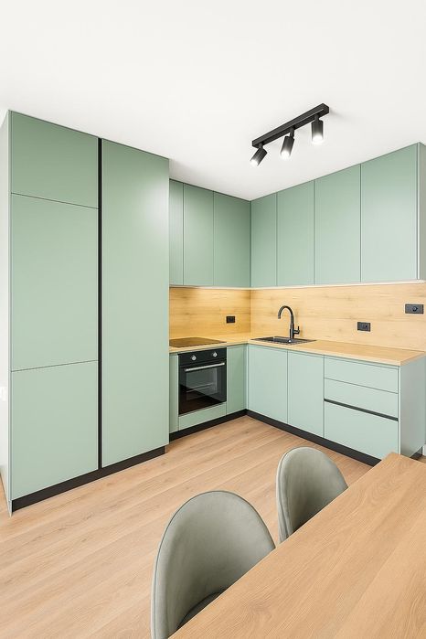 Продава се Тристаен апартамент в Пловдив, Тракия - 100 кв.м за 1950 €/кв.м - Снимка #1