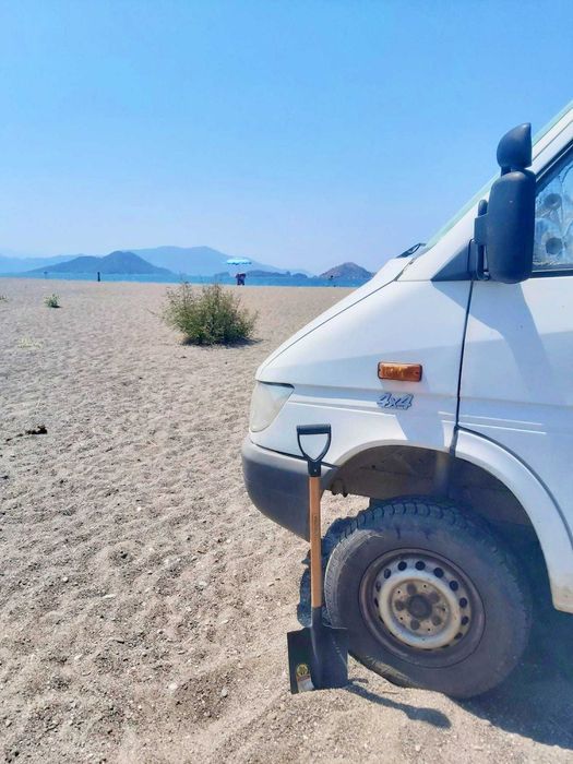 Mercedes Sprinter 4x4 Camper–Motor schimbat, Diff blocabil, Off-grid