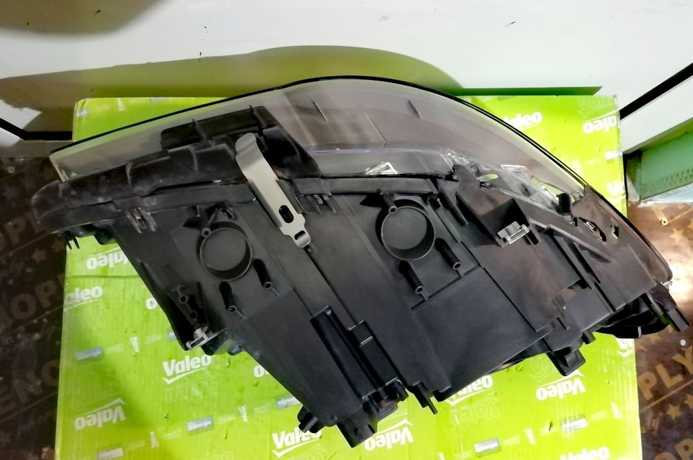 Фар фарове за BMW 5 F10 F11 / БМВ 5 Ф10 Ф11-H7 H7+LED - USA.