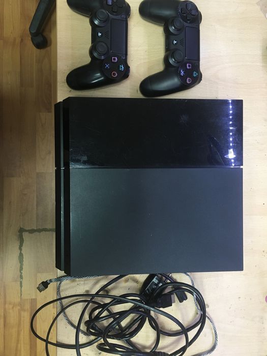 Sony PS4 с два джойстика! Изплащане!