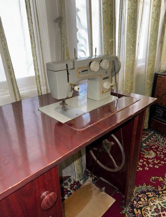 Швейная машинка - Подольск 142. Tikuv mashinasi - Podolsk 142.