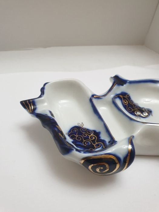 Scrumiera din porțelan