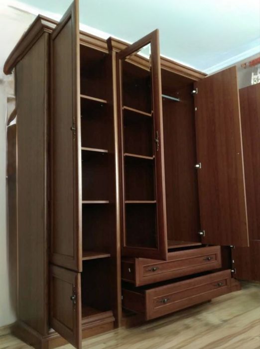 Шифоньер, шкаф, спальный гарнитур.