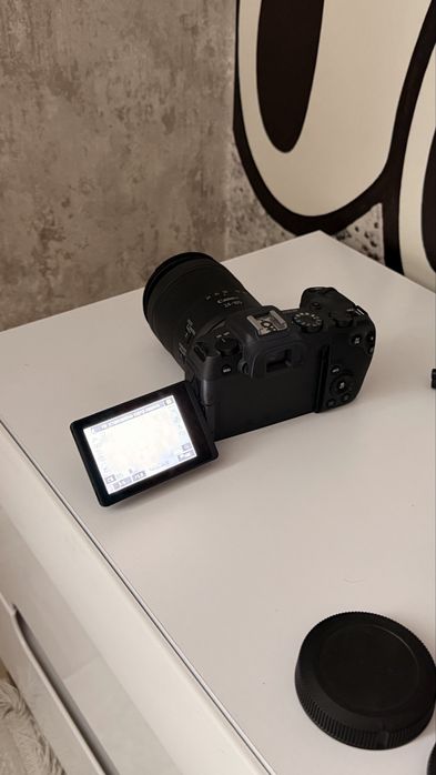 Продам Canon EOS RP