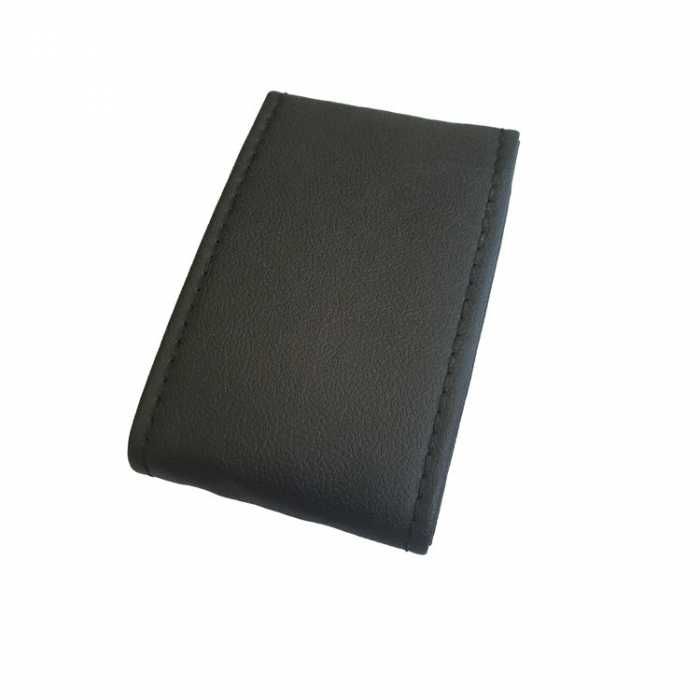 Шиещ се калъф за волан Boss от еко кожа - черен цвят, перфориран 38 см - различни модели