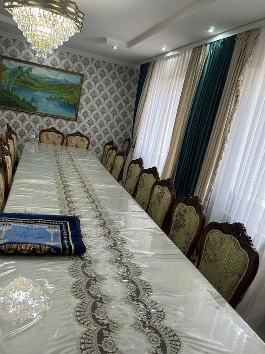 Стол и стуля гостевая