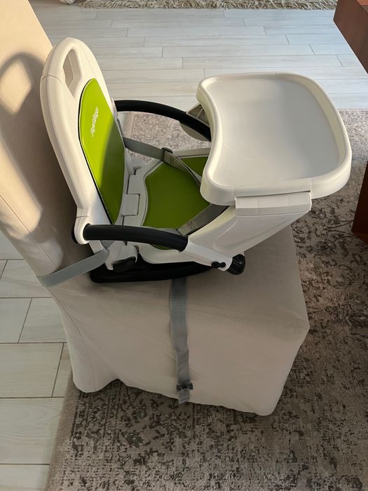 Столче за хранене с масичка за бебе деца Peg Perego