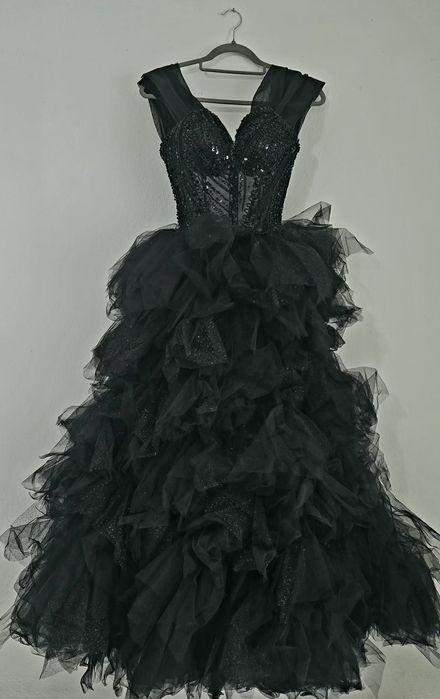 Бална рокля , Дантела