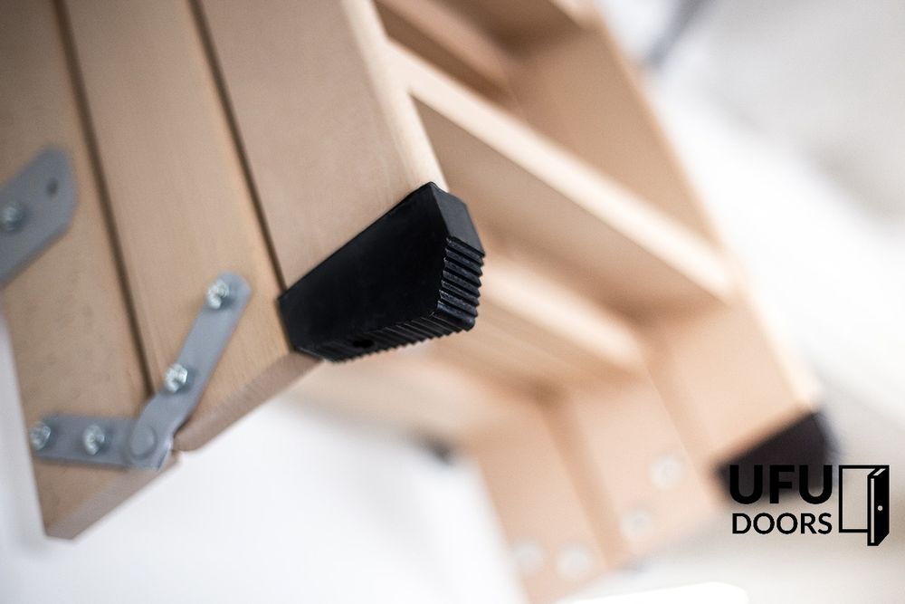 Scara pod/mansard 100x70