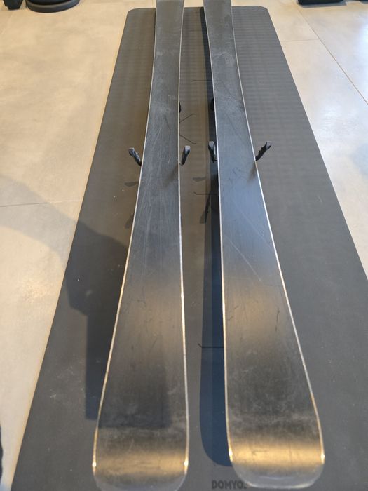 Schiuri Völkl Unlimited AC 7.4 170cm, folosite, stare bună