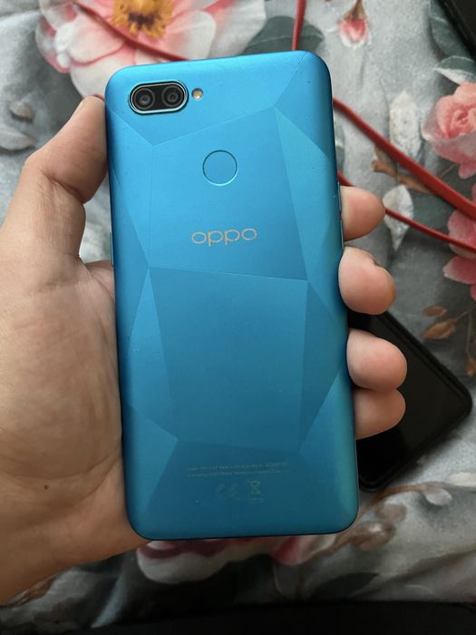 Продам оппо а12.