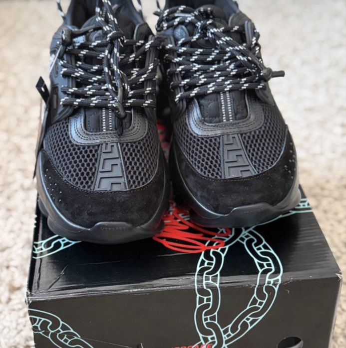 Versace chain reaction