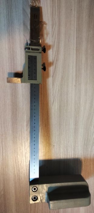 Штангенрейсмас ШР-400. Штангенциркуль