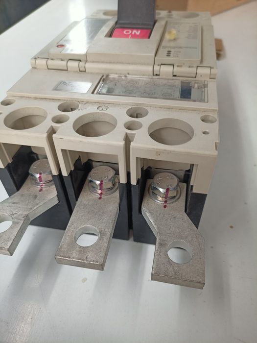 Продам автомат, 630 ампер, новая