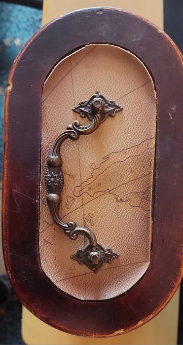 Дървена кутия  със старинни мотиви